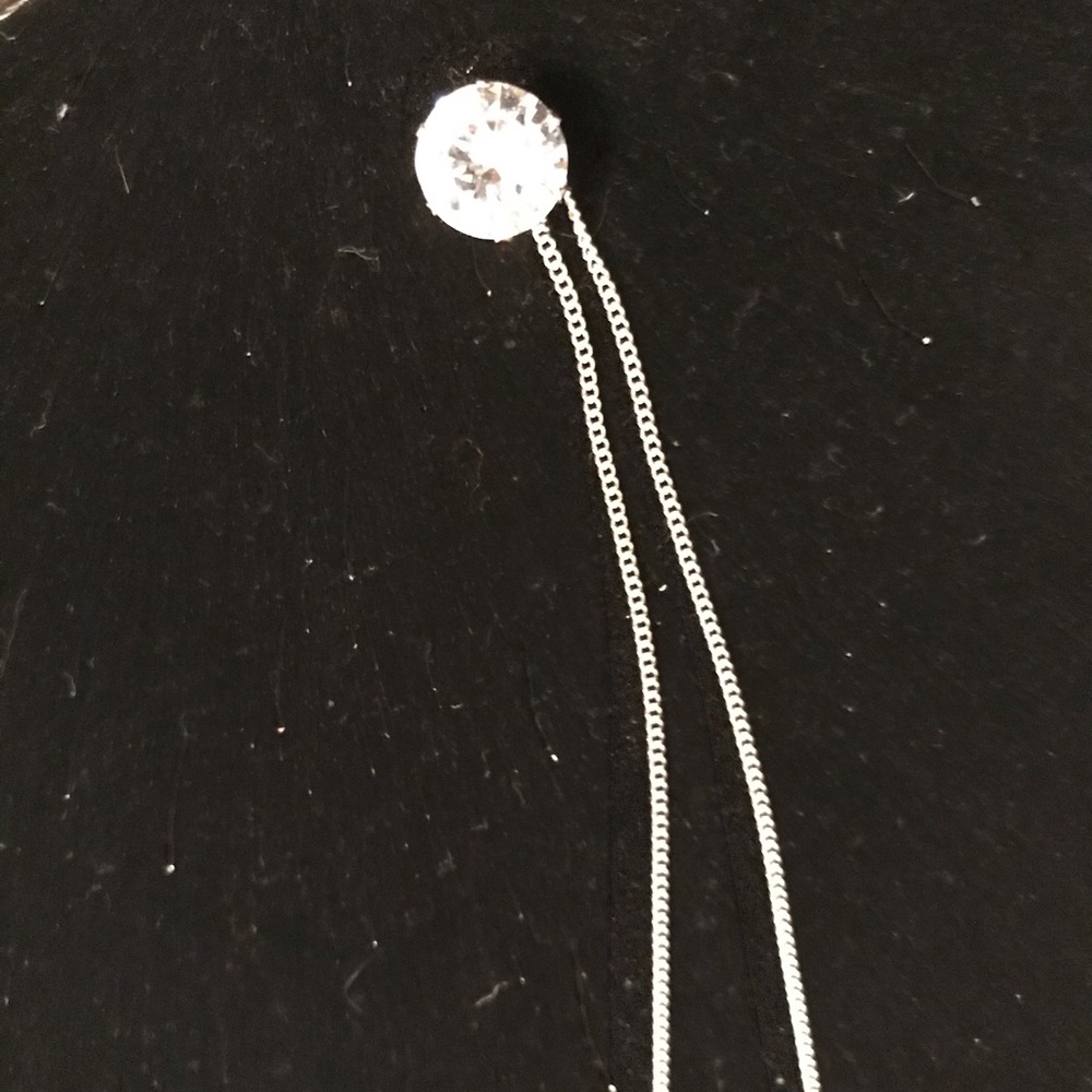 Necklace with clear glass stone
